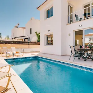 https://villa-karisa.protaras-cy-hotels.com